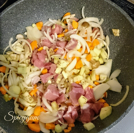 炒めた肉野菜